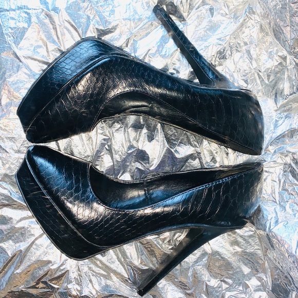 Joey Women’s size 8.5 Black Platform heels - Picture 5 of 9